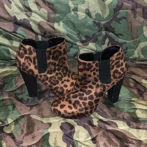 Bulky Leopard Print heels